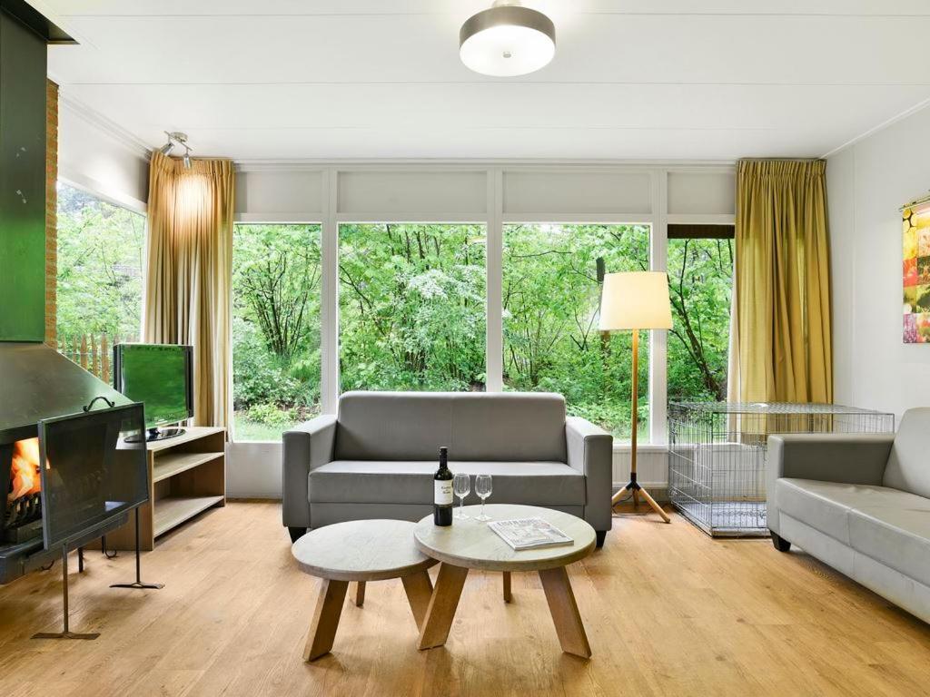 Comfort 6-Person Dog Bungalow In The Holiday Park Landal Heideheuvel บีคแบร์เกิน ภายนอก รูปภาพ
