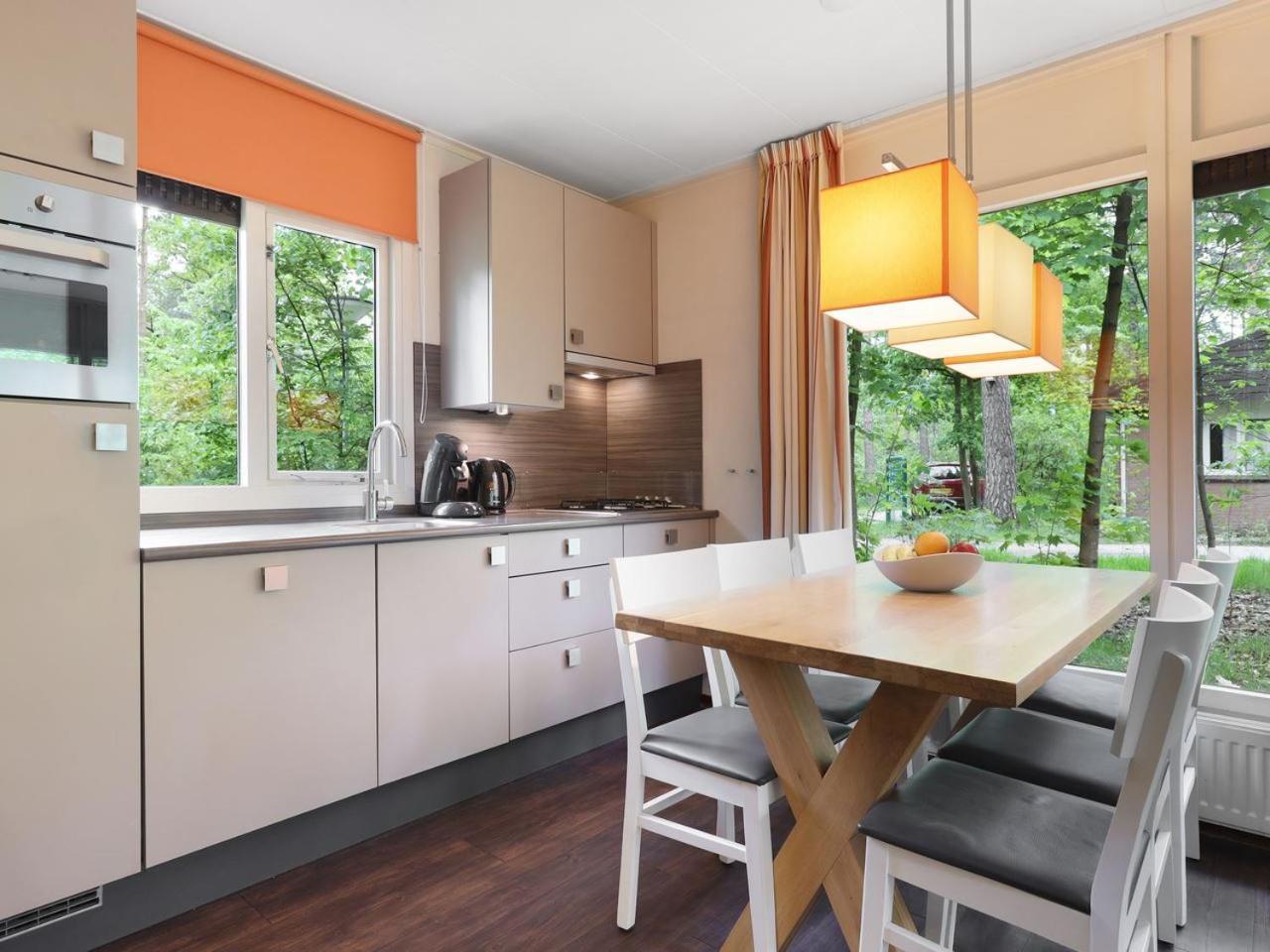 Comfort 6-Person Dog Bungalow In The Holiday Park Landal Heideheuvel บีคแบร์เกิน ห้อง รูปภาพ