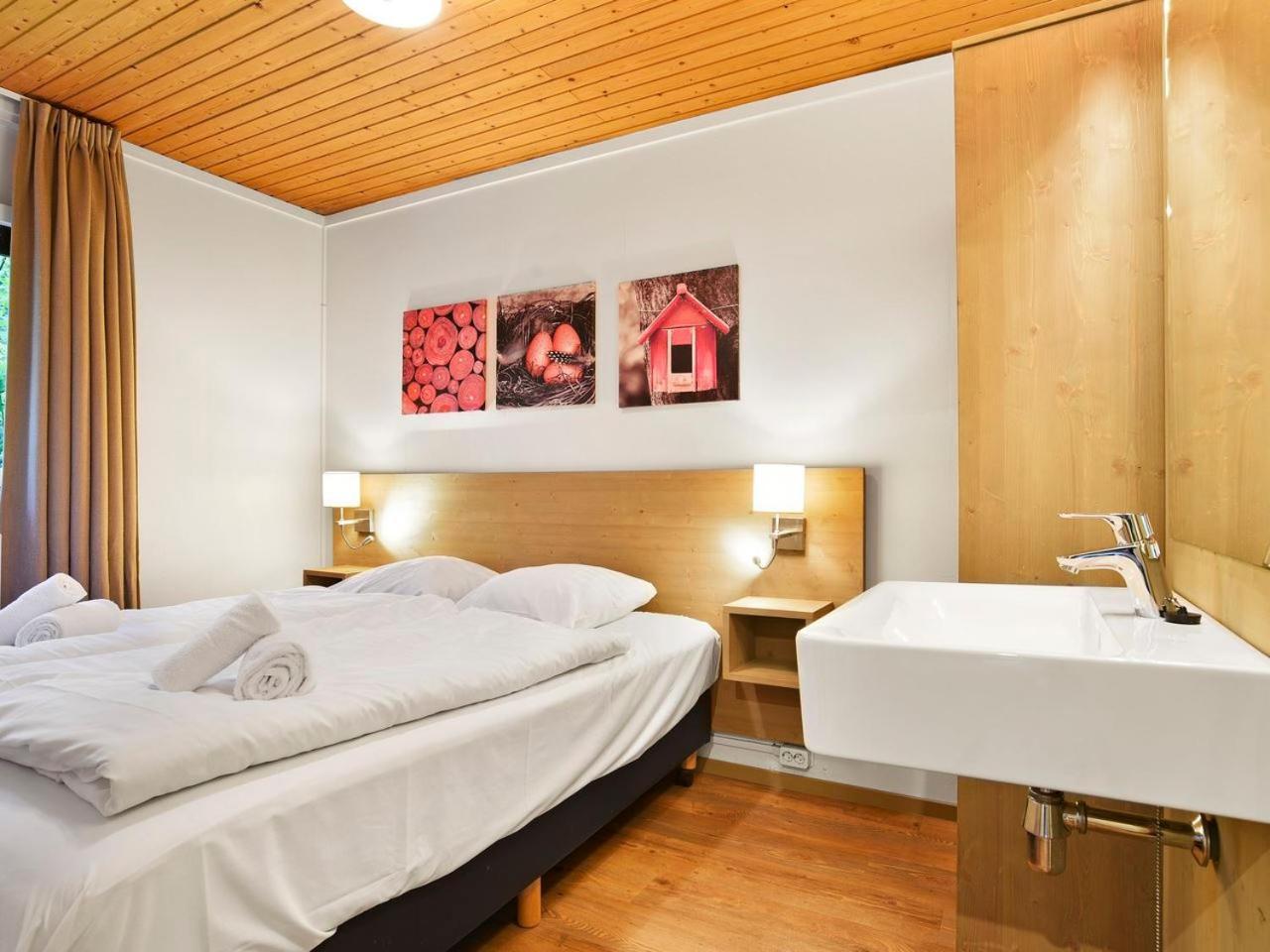 Comfort 6-Person Dog Bungalow In The Holiday Park Landal Heideheuvel บีคแบร์เกิน ภายนอก รูปภาพ