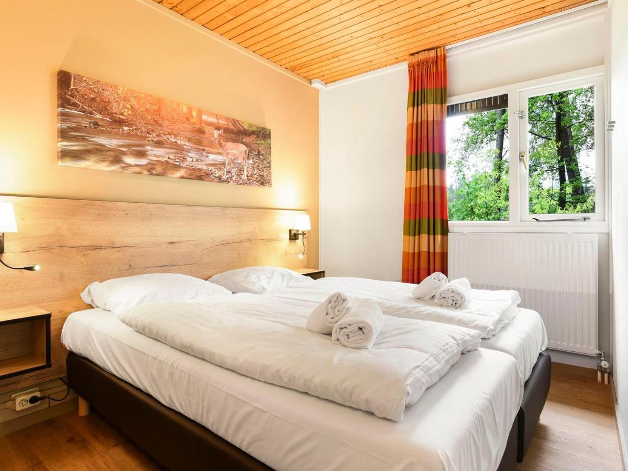 Comfort 6-Person Dog Bungalow In The Holiday Park Landal Heideheuvel บีคแบร์เกิน ภายนอก รูปภาพ