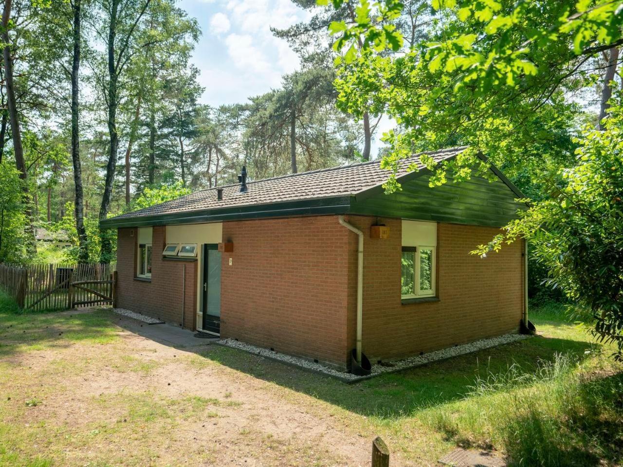 Comfort 6-Person Dog Bungalow In The Holiday Park Landal Heideheuvel บีคแบร์เกิน ภายนอก รูปภาพ