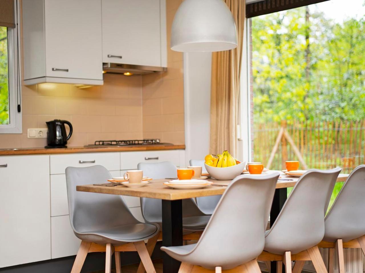 Comfort 6-Person Dog Bungalow In The Holiday Park Landal Heideheuvel บีคแบร์เกิน ภายนอก รูปภาพ