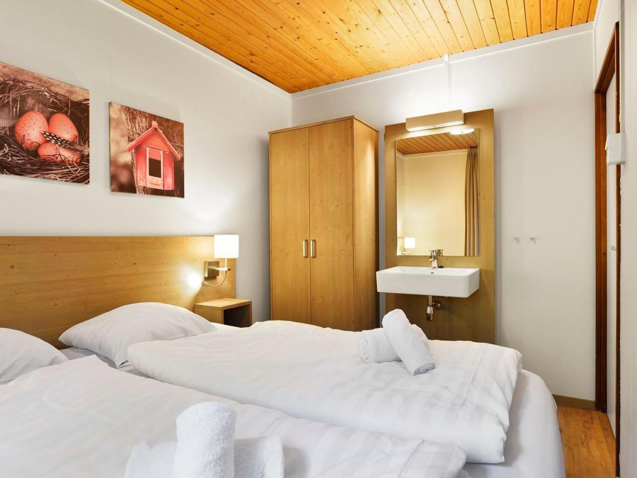 Comfort 6-Person Dog Bungalow In The Holiday Park Landal Heideheuvel บีคแบร์เกิน ภายนอก รูปภาพ