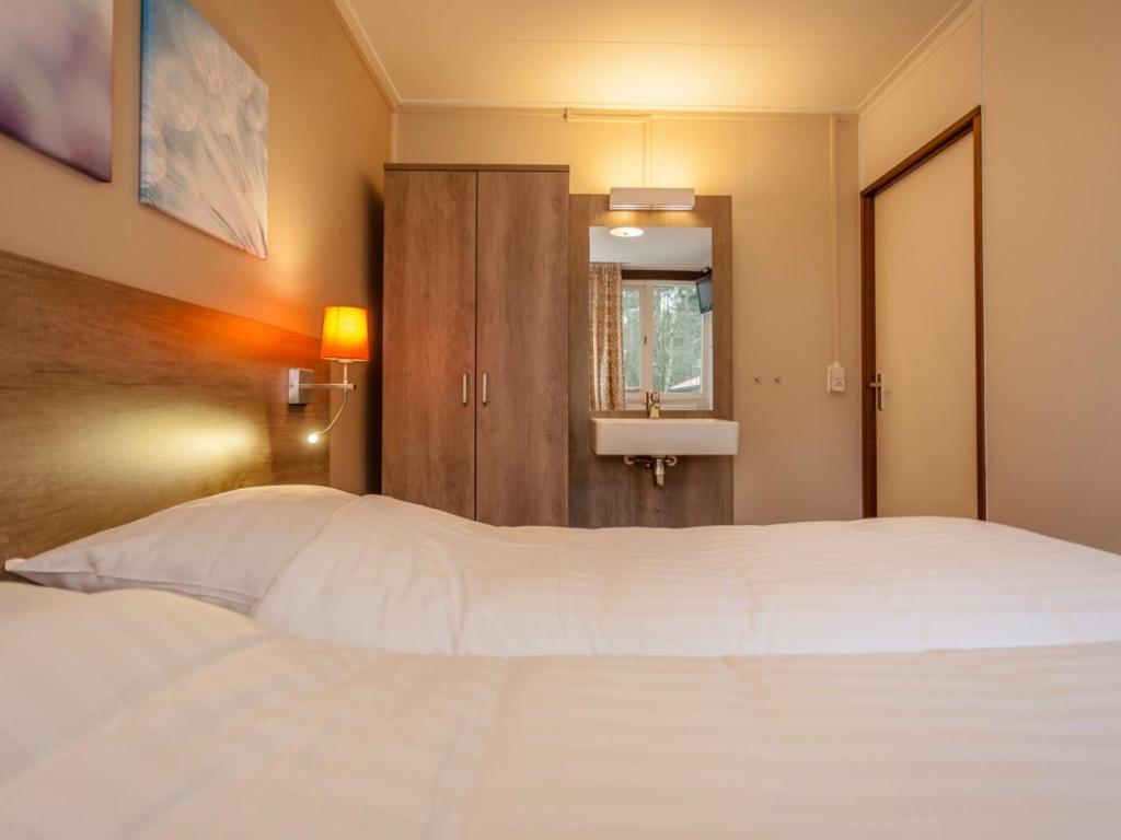 Comfort 6-Person Dog Bungalow In The Holiday Park Landal Heideheuvel บีคแบร์เกิน ห้อง รูปภาพ